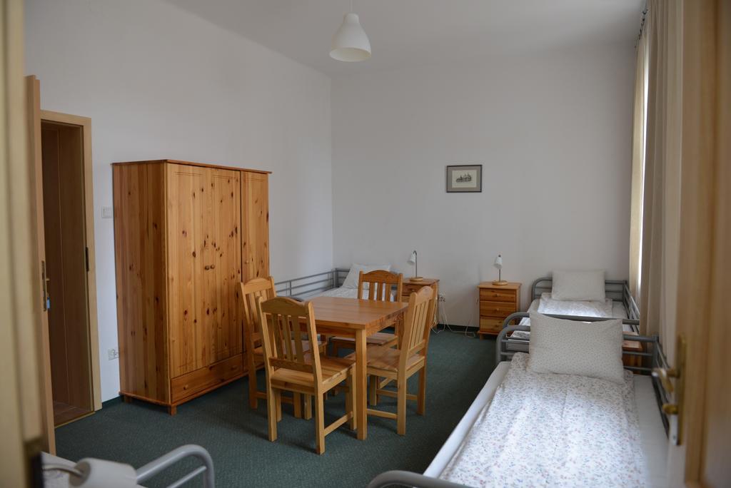 Pokoje Goscinne Domu Pielgrzyma W Supraslu Room photo