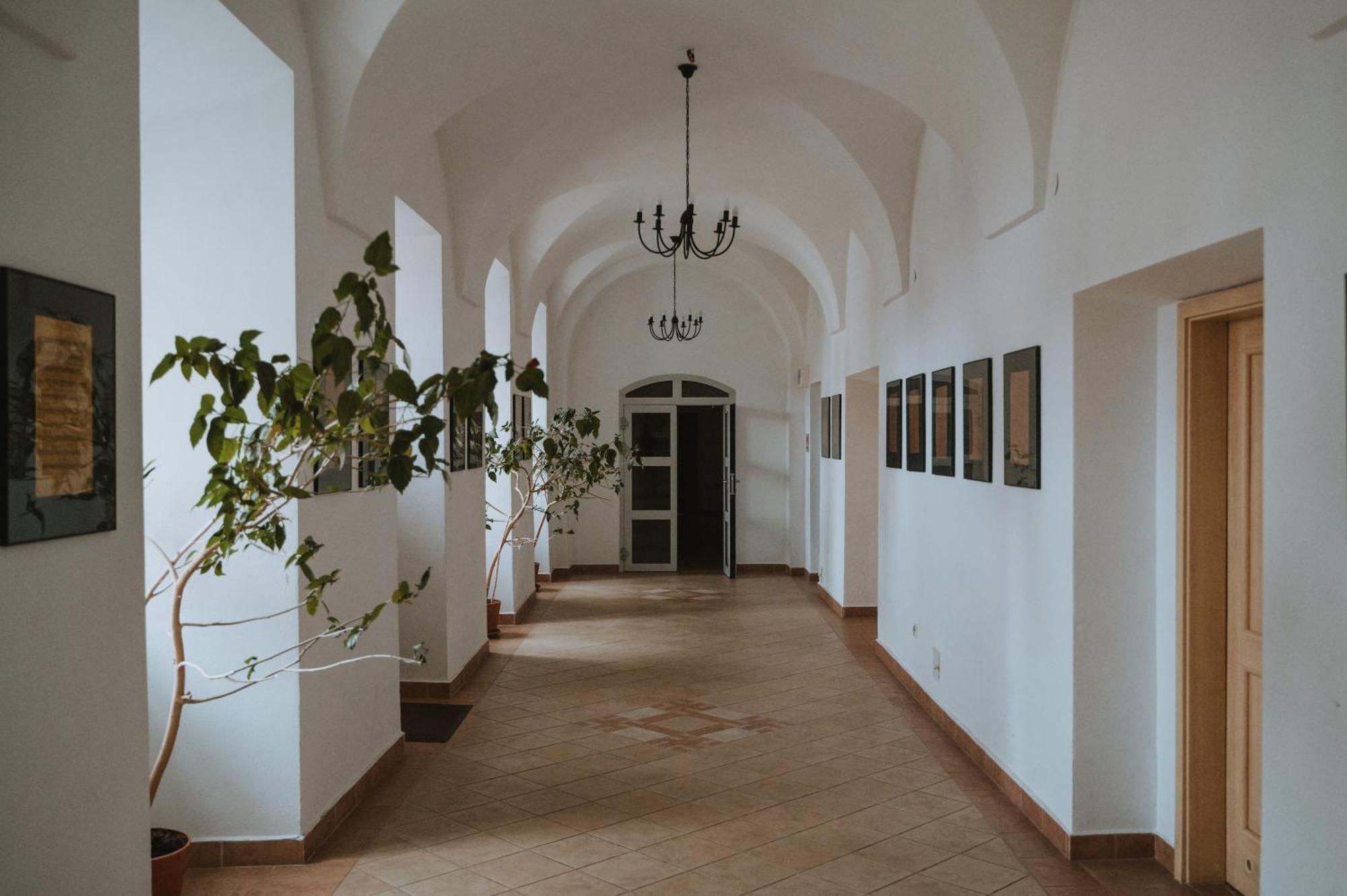 Pokoje Goscinne Domu Pielgrzyma W Supraslu Exterior photo